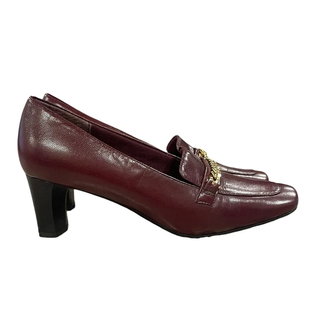 Villager Womens 7M Pumps Leather Stacked Chunky Heel Chain Detail Vtg Claiborne